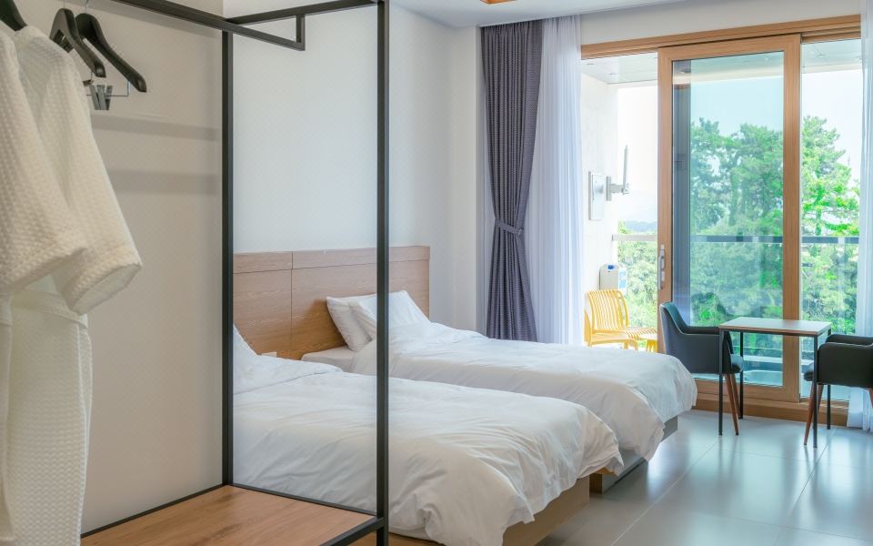 동호 비치 호텔 조식 뷔페나 내부 라운지