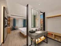 維也納國際酒店（都江堰店） 鄰近文創桂林民間藝術村的酒店