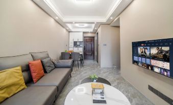 Chongqing Yishi High-altitude River View Apartment (Jiefangbei Hongyadong Branch)