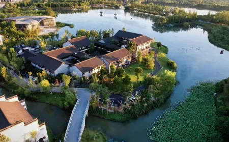 Snowy & Sunny Resort Отели рядом с достопримечательностью «Xie Zilong Photography Museum»