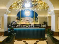The Sultan Отели рядом с достопримечательностью «Торговый центр Golden Mile Complex»