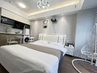 Nanjing Yuejing Hotel (Jiangning University Town)