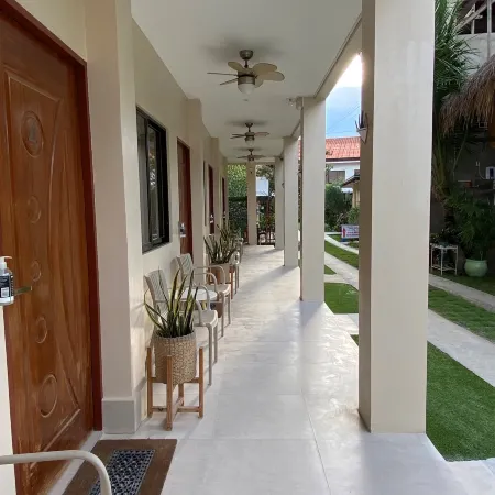 Harman Suites Moalboal