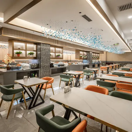 Xinlv Yige Hotel (Kuitun Dimao Hot Island Paradise Branch)