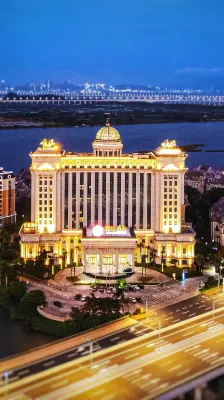 Auspicious Hotel Exterior Photos