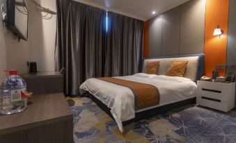 Hot Spring Holiday Hotel