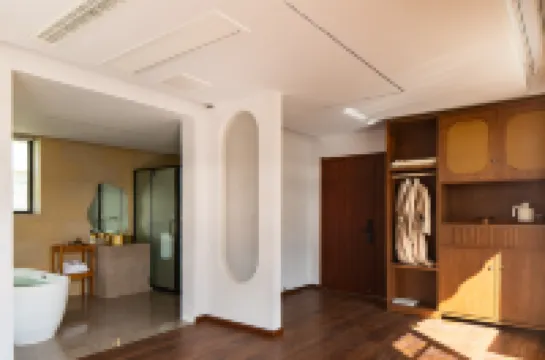 S|錦鳶私湯·富氧智慧酒店（香格里拉獨克宗古城店）