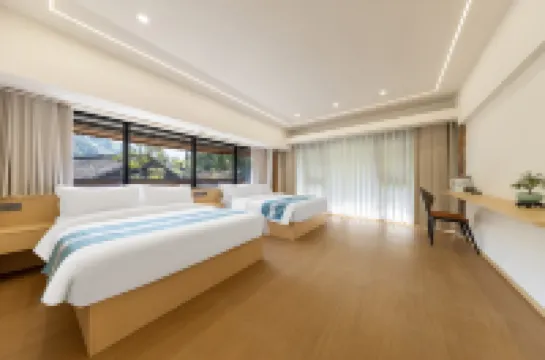 Guiyin Shanju Homestay (Zhaoxing Dong Village Scenic Area)