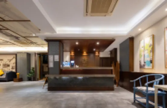 Floral Hotel·Ruili Hotel