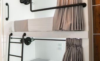 Qantic Lodging & Rooftop