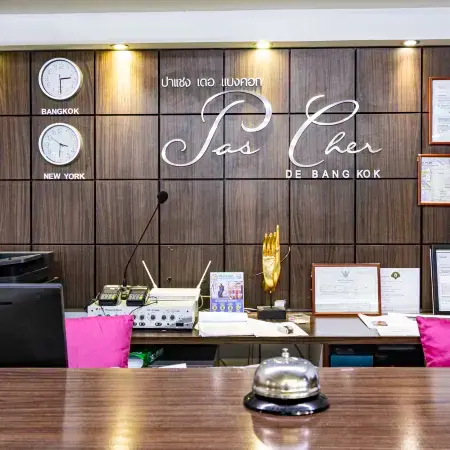 Pas Cher Hotel de Bangkok Отели рядом с достопримечательностью «Станция метро Surasak»