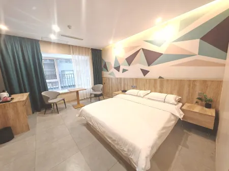 Sutian Homestay (Yuncheng Dongxing Upward Plaza) Отели рядом с достопримечательностью «Yuncheng Salt Lake»