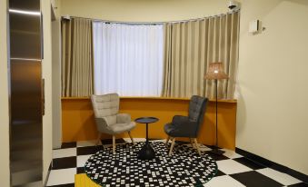 Bluedot Poshtel