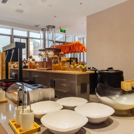Starry Cloud Hotel (Jiangshan Hushan Park Branch)