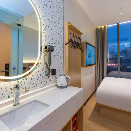 Comfort Hotel (Capital Institute of Pediatrics Beijing Railway Station) Отели рядом с достопримечательностью «Парк Житань»