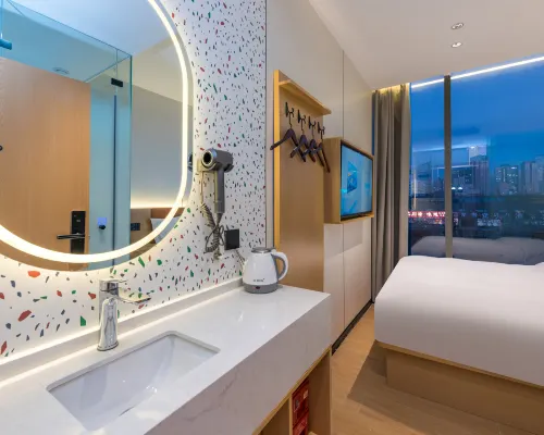 Comfort Hotel (Capital Institute of Pediatrics Beijing Railway Station) Hotel dekat pusat perbelanjaan Parkview Green
