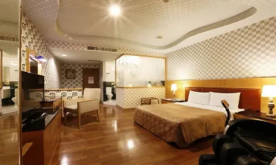 Hua Xiang Motel - Nanzih Hotels near 蚵子寮通安宮