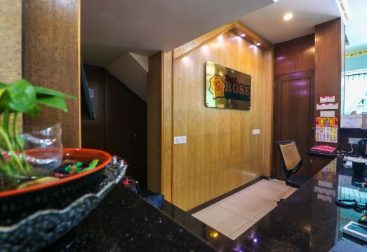 Hotel Rose Crest Hill