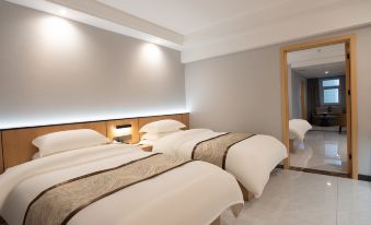 Zhangxian Donghui Hotel