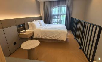 4. Ji Hotel..