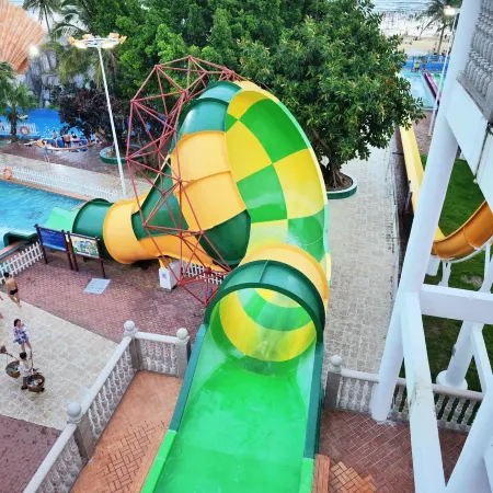 Panshanhaishu Resort Hotel (Yangjiang Hailing Island Dajiaowan Luozhou Seaside Park Branch)