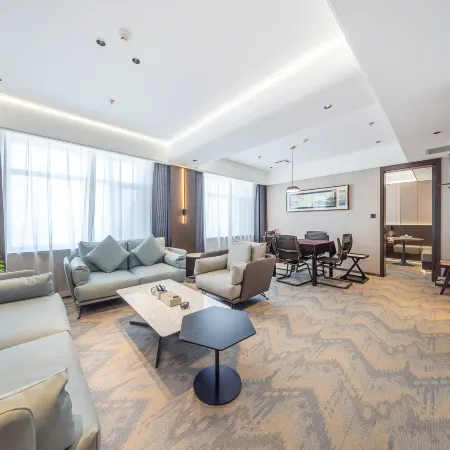 Sanyuan Yaju Hotel (Confucius Temple Scenic Area Branch)