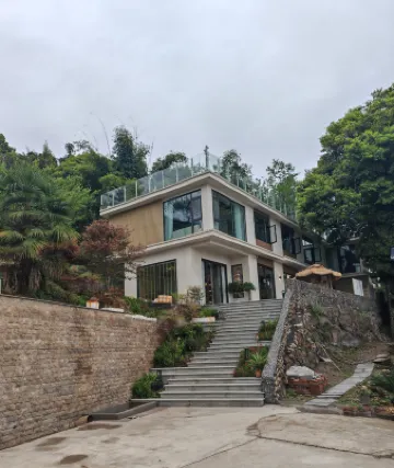 半山民宿 蒙頂山周辺のホテル