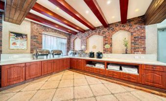 Aiju Chain Hotel (Yingkou Xuefu Road Jingangshan Branch)