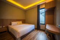 Elge Hotel and Villa Sarangan Hôtels à : Magetan