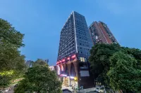 Yihui Fuchen Grand Hotel (Huaihua Railway Station Xintiandi Plaza) Hotels in Huaihua