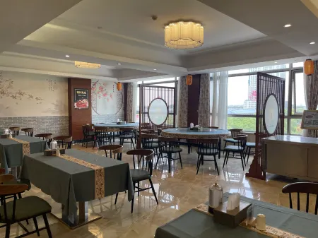 Vienna International Hotel (Shanghai Hongqiao Hub Jiading Malu Metro Station) Отели рядом с достопримечательностью «Guyinxingshu Park»