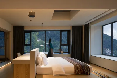 Kangding Suonanzhi · Lantree Tibetan-style Private Hot Spring Boutique Inn Hotels in Kangding