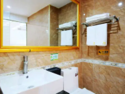 Cenxi Ideal Hotel (Tan Hua Bus Station Branch) Hotels in Cenxi