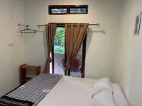 Rara Guest House Raja Ampat Hotels in Waisai