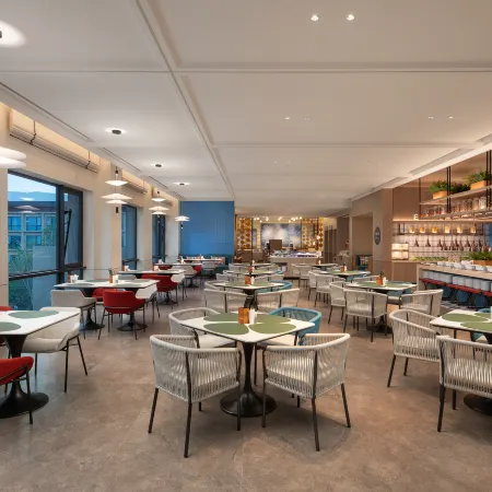 HOLIDAY INN EXPRESS NALATI