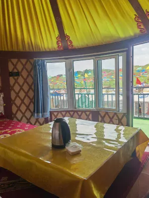 Qahar Right Middle Banner Aobao Xiangyue Homestay