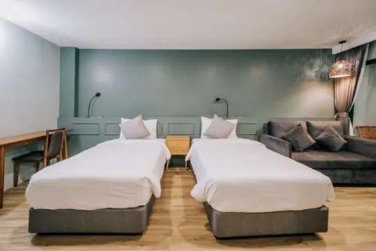 เชื่อมกับสระว่ายน้ำ