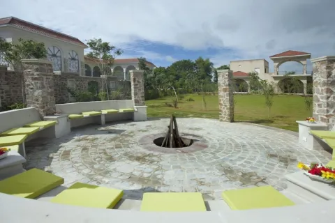 Tree Leaf Kipling Lodge