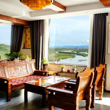 Jorge Enzalo Grand Hotel