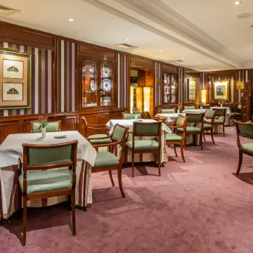 Sercotel Gran Hotel Conde Duque Отели рядом с достопримечательностью «Небоскреб "Испания"»