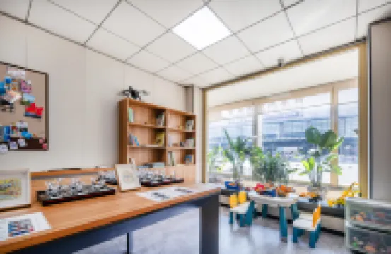 Qingdao Sifang Hotel East Building (Taidong Pedestrian Street Small Village Subway Station)