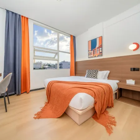 Chaoduo Hotel (Laibin North Station Yingbin Square Branch)