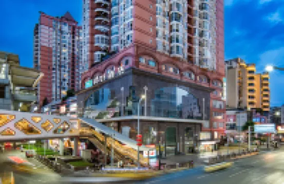 Ni Hao Hotel (Chongqing Yangjiaping Subway Station) Hotels near VERO MODA