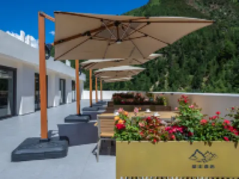 โรงแรมฟูชัน (โรงแรมออกซิเจนที่นิยมและสะดวกที่สุดที่ทางเข้าเขตทัศนียภาพ) โรงแรมในเซี่ยวจิน