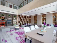 Meilifeng Hotel (Rongcheng High Speed Railway Station) - parking