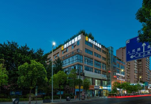 Super 8 호텔 침대 이미지