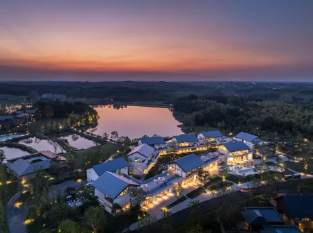 Nature and Songzhiyu Homestay Отели рядом с достопримечательностью «Taiyi Statue of God»