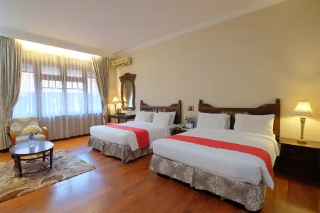 Hotel Diamond Отели рядом с достопримечательностью «Museum Radya Pustaka»