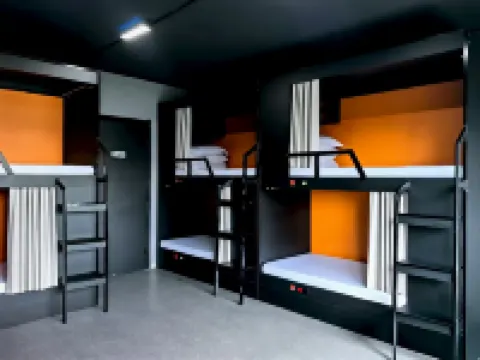 Side Rainbow Hostel