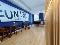 Whale City Hostel Hotel a Heze